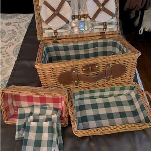 PICNIC BASKET